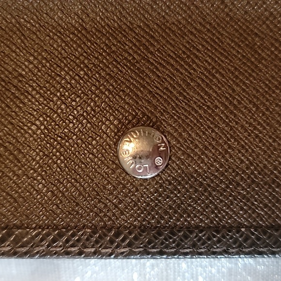 Louis Vuitton Taiga Key Case Pouch Authentic - Picture 7 of 15